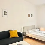 Cozy Atmos * プラハ
